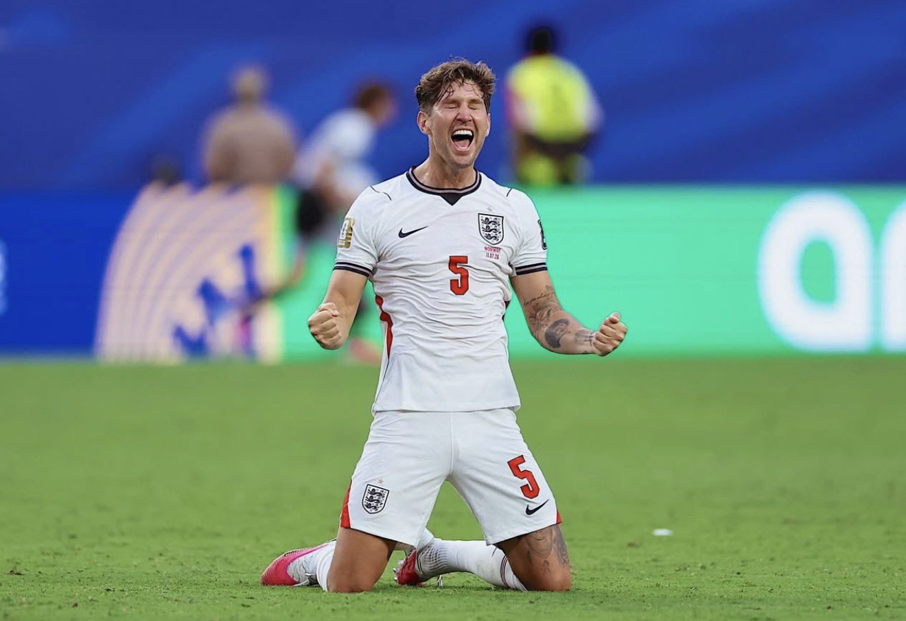 هل ستونز أعظم مدافع في تاريخ منتخب إنجلترا؟
