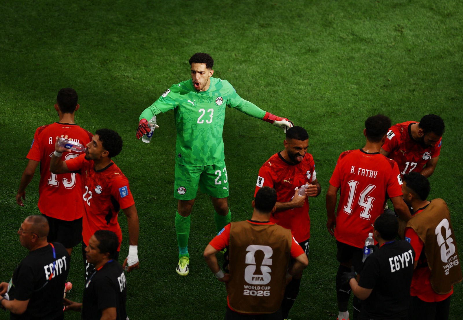 عرض أوروبي يهدد استمرار شوبير مع الأهلي!