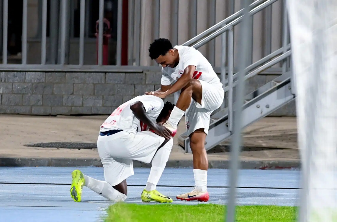 الزمالك يعاقب بيزيرا وشيكو بانزا ماليًا