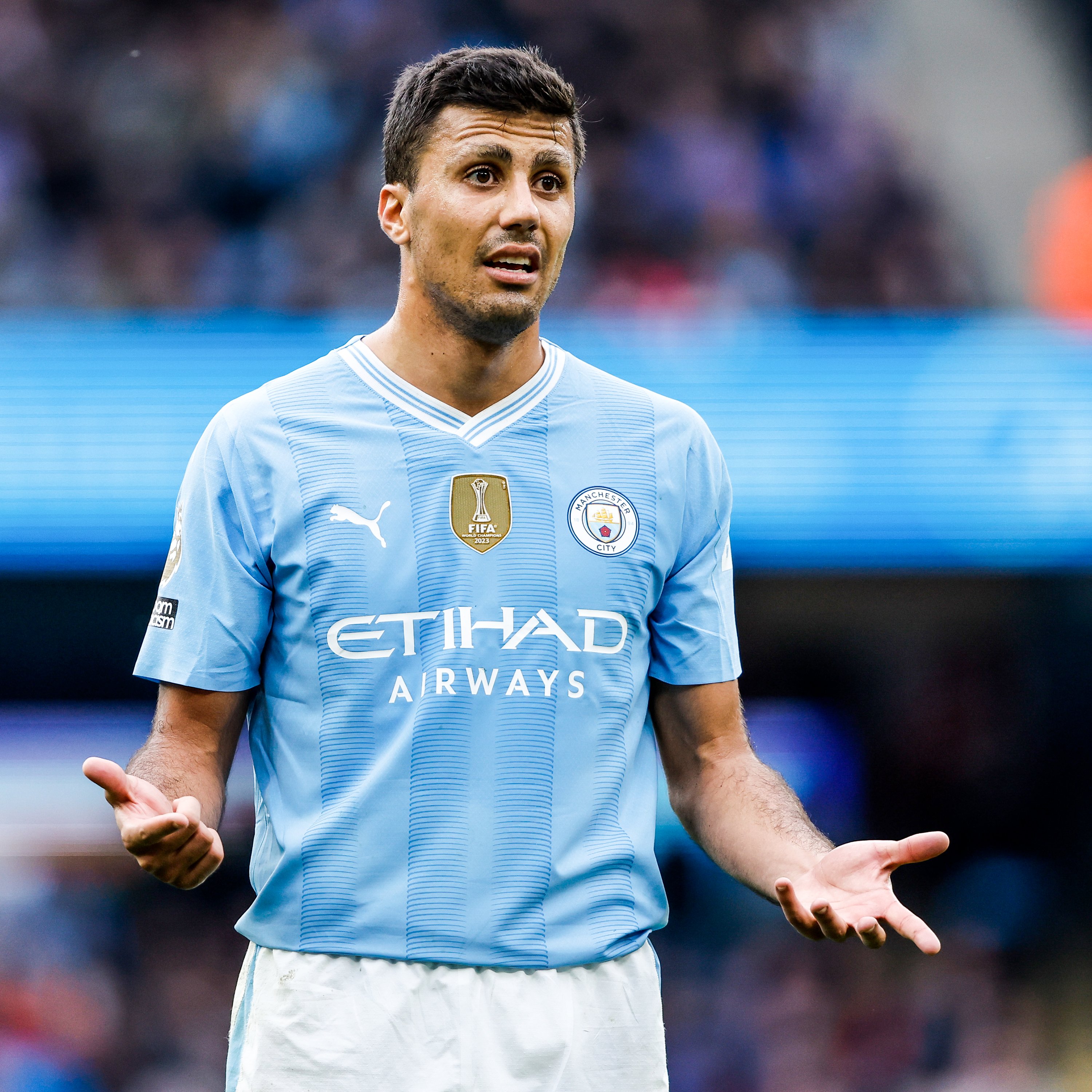 لماذا اختار رودري برشلونة على حساب الريال؟  