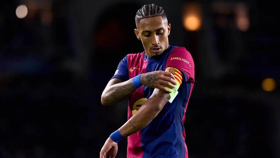 رافينيا يكتب التاريخ مع برشلونة
