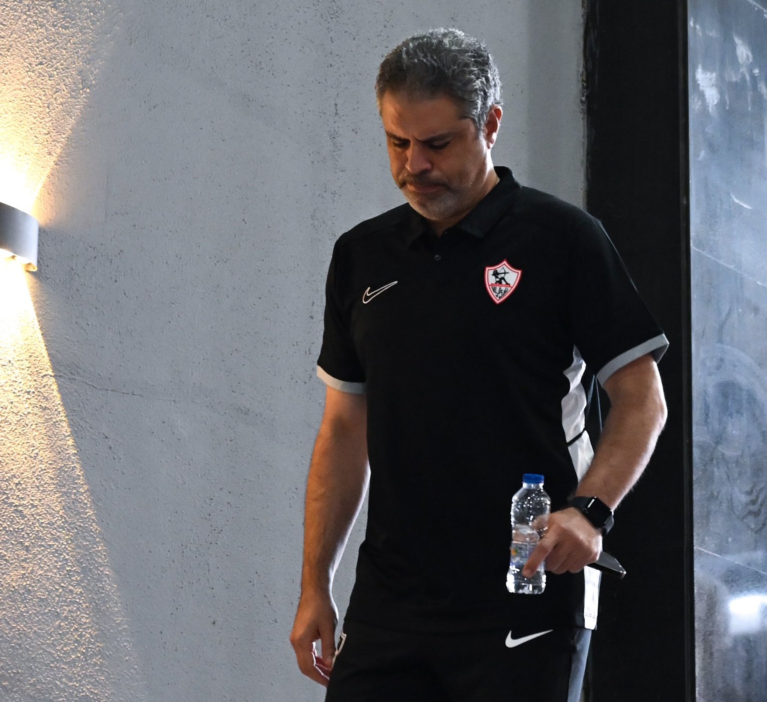 جماهير الزمالك تفتح النار على معتمد جمال!