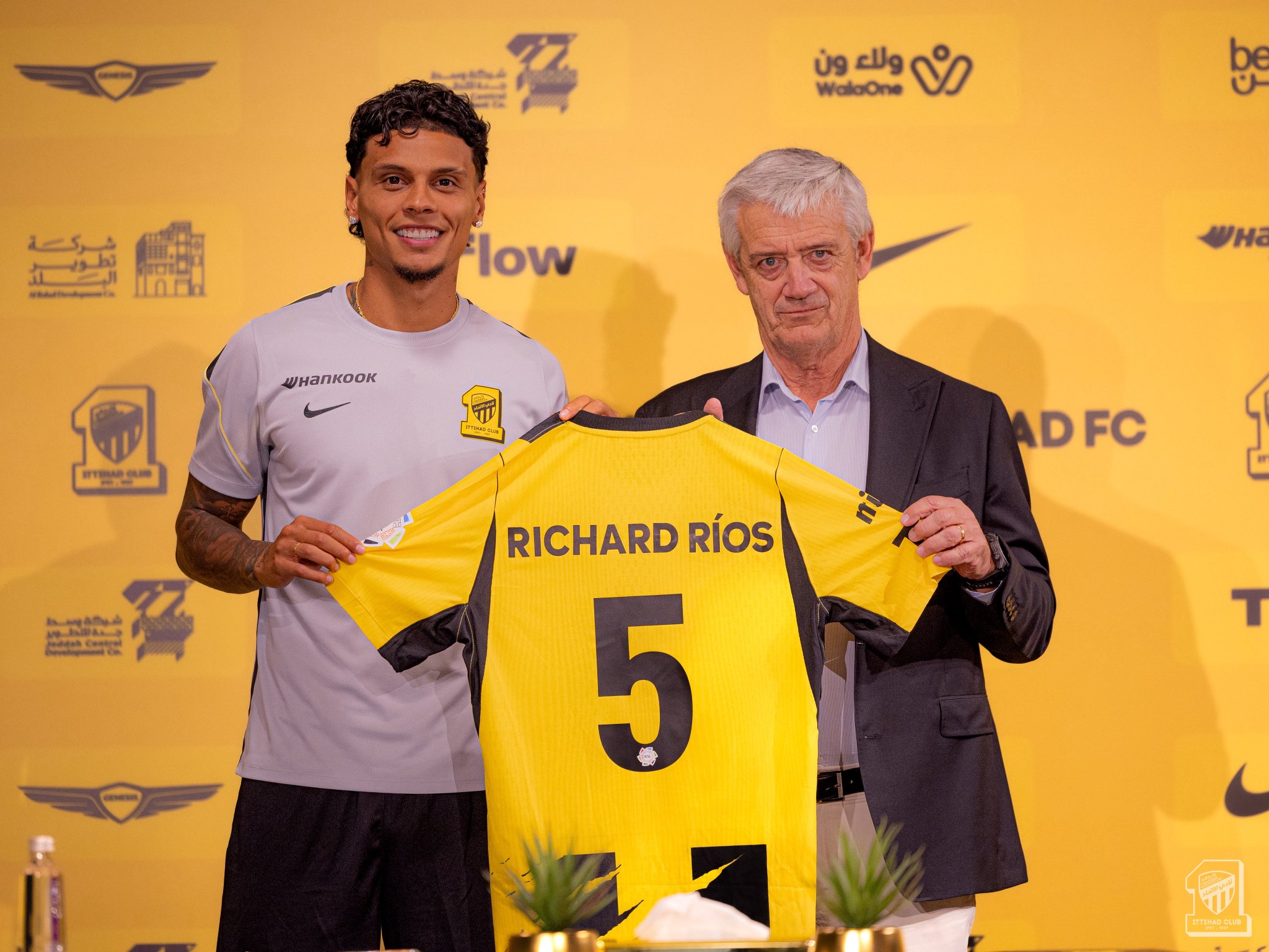 الاتحاد يعلن عن صفقة جديدة قبل موقعة النصر
