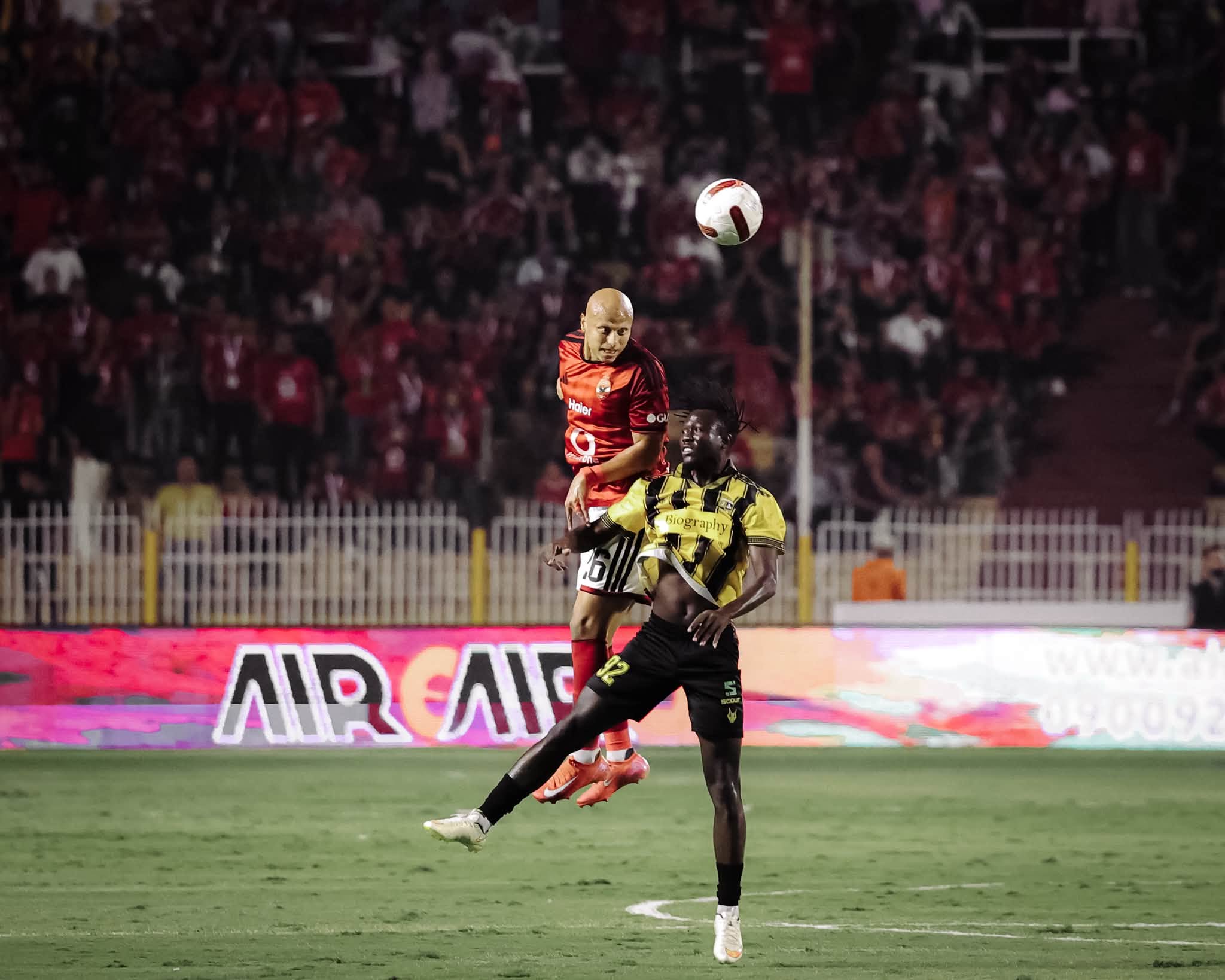 الأهلي يعلن إصابة لاعبه بالرباط الصليبي