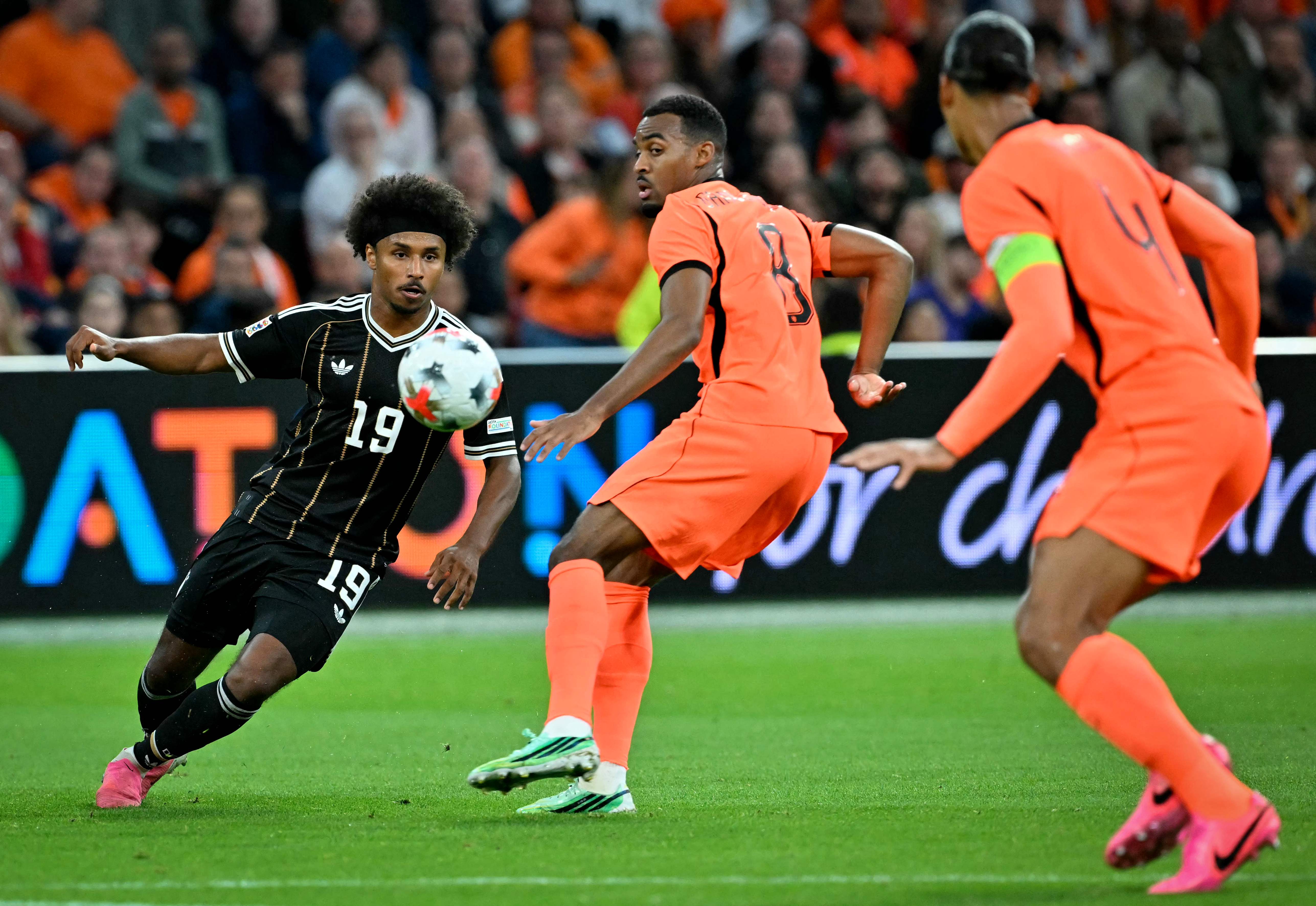 أديمي: عفويتي سر تألقي مع برشلونة!