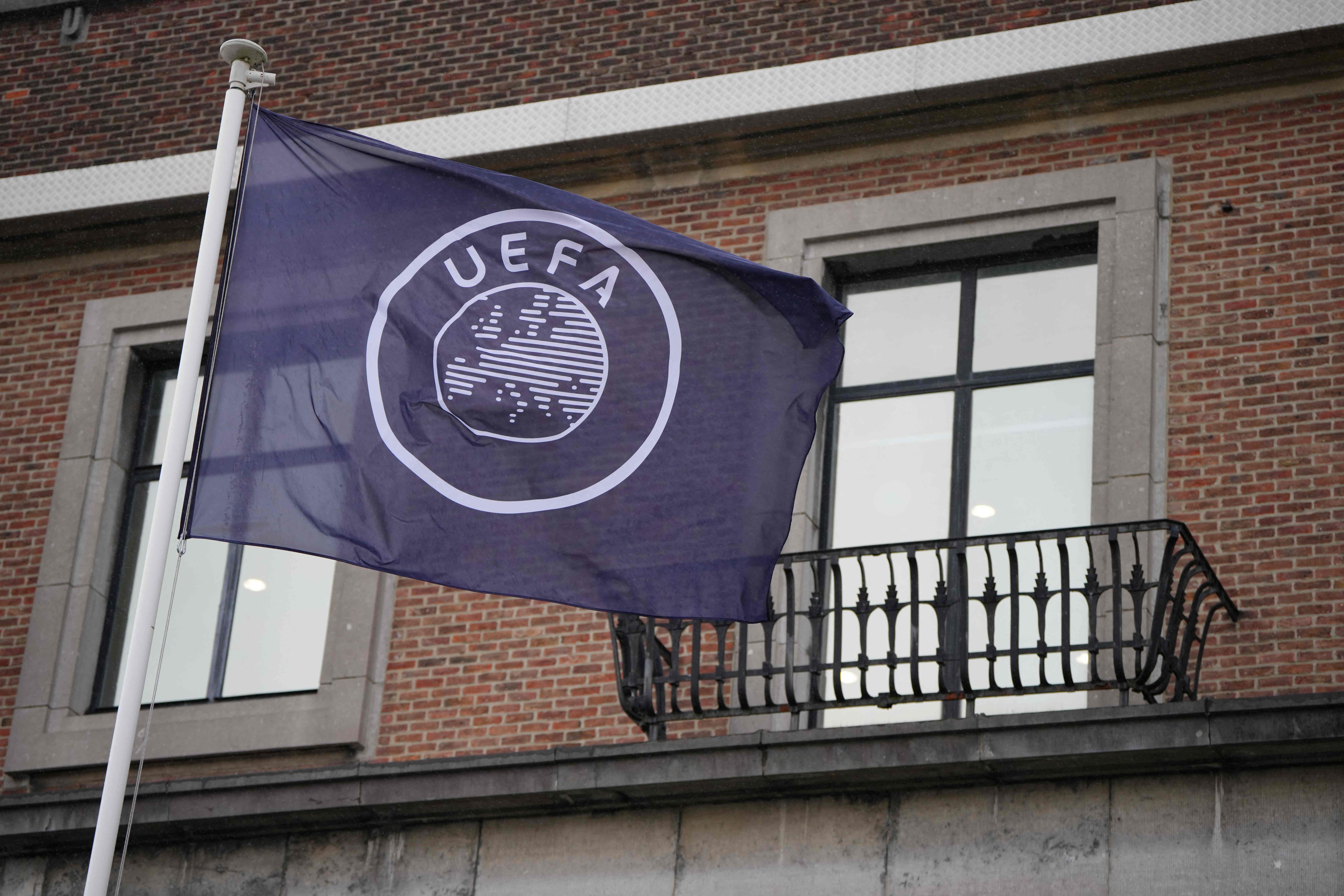 UEFA يعاقب صربيا.. لماذا؟