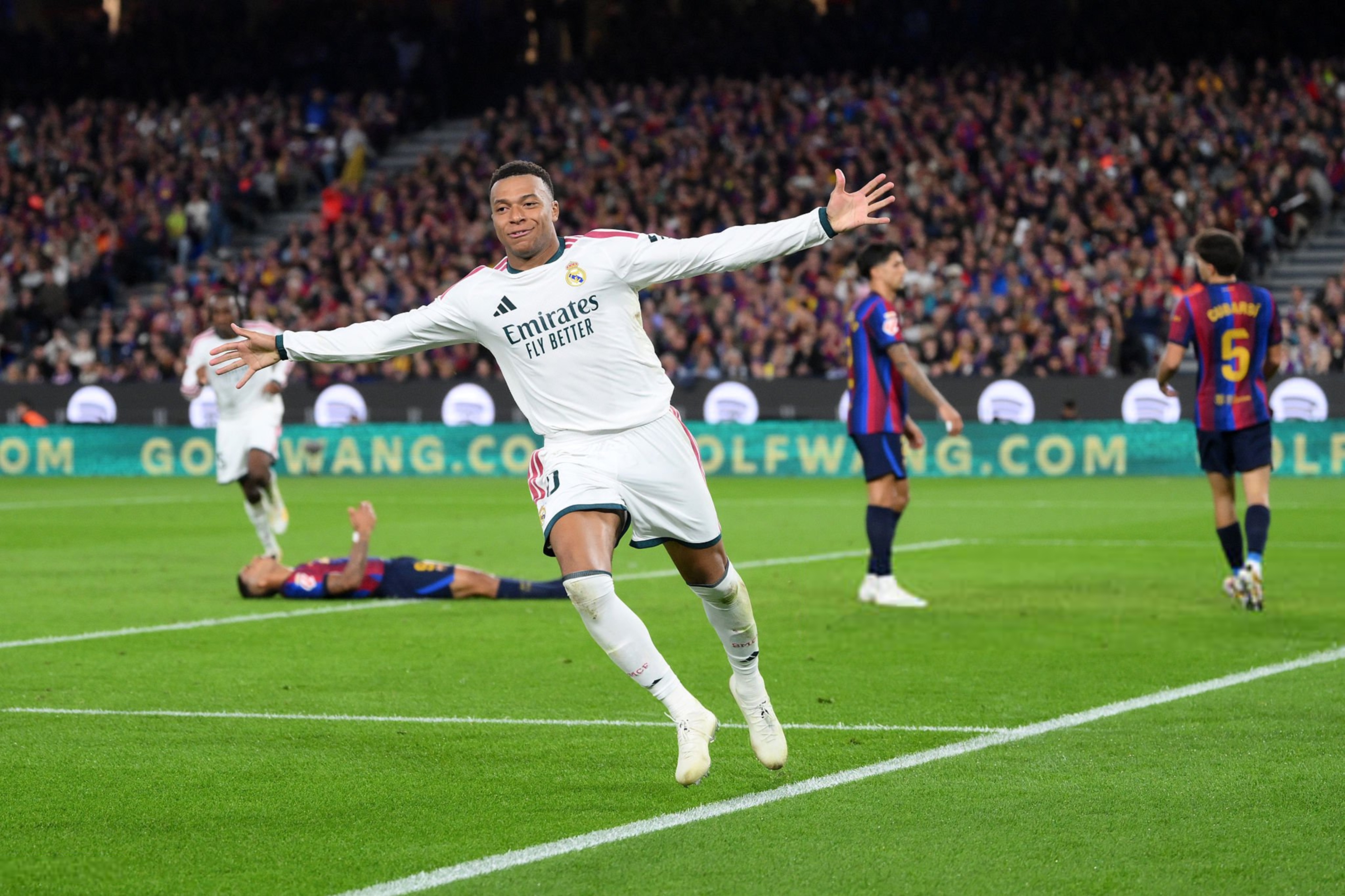 مبابي يقود ريال مدريد لحسم الكلاسيكو